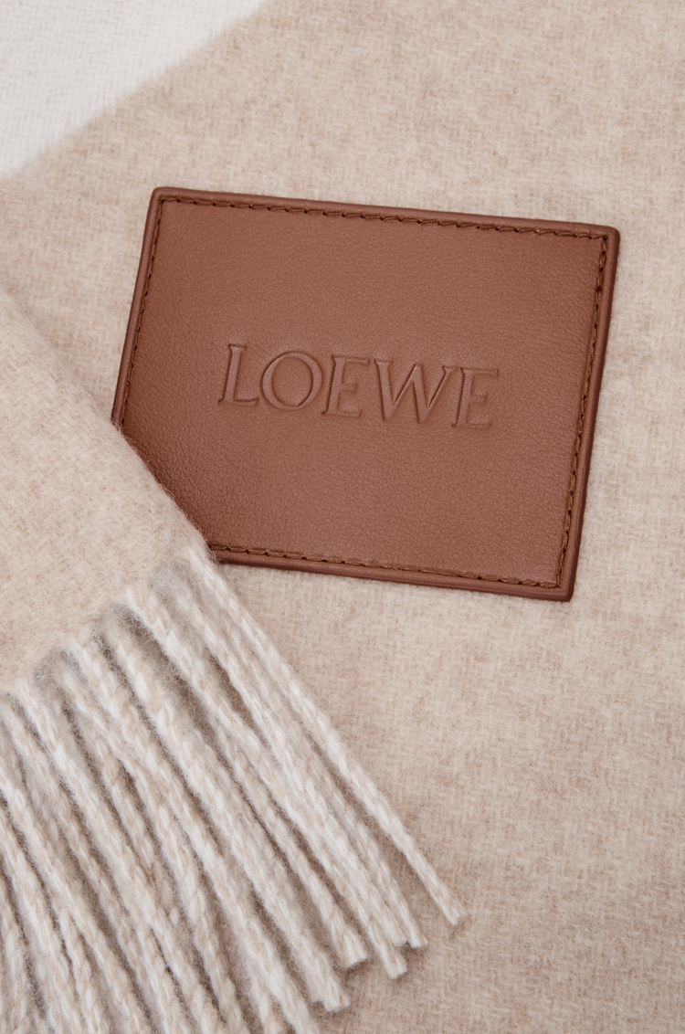 LOEWE Couverture en laine et cachemire Beige/Écru
