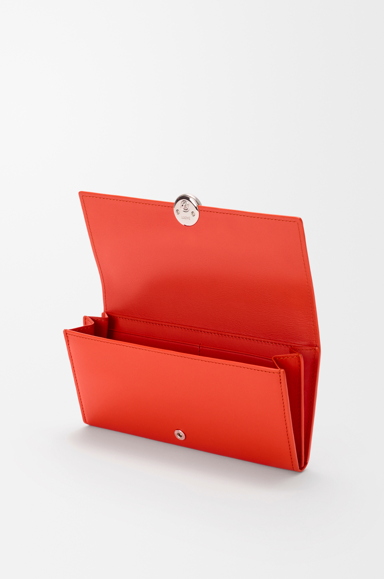 LOEWE Cartera continental Pebble en piel napa de ternera brillante Naranja Amanecer