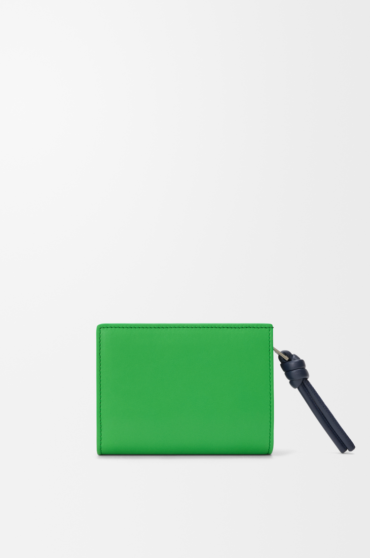 LOEWE Portafoglio compatto Knot in nappa di vitello lucida Verde Muschio/Nero