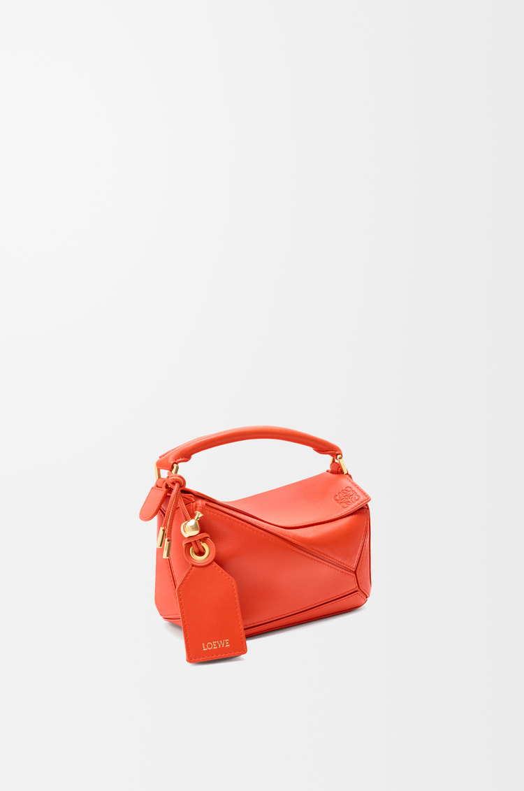 LOEWE Bolso Featherlight Puzzle mini en piel napa de cordero Azafrán Oscuro