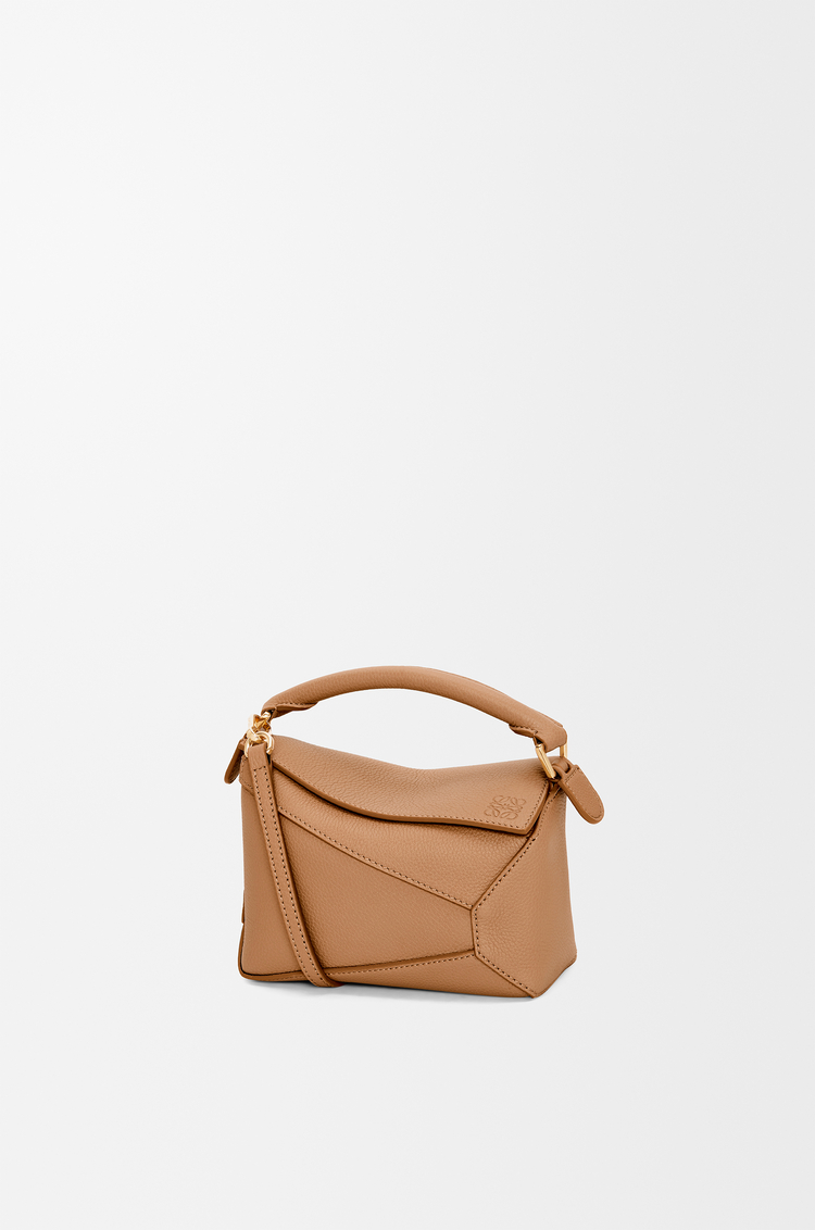 LOEWE Borsa Puzzle Edge mini in morbida pelle di vitello granata Caramello