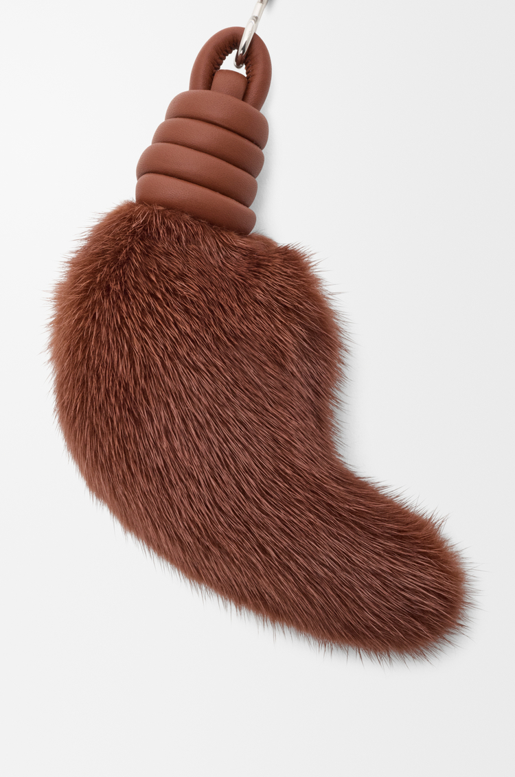 LOEWE 羊毛皮和小牛皮獅尾掛飾 胡桃色