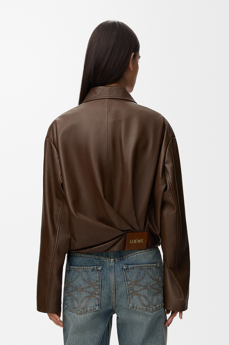 LOEWE Drapierte Jacke aus Nappa-Lammleder Schokoladenbraun