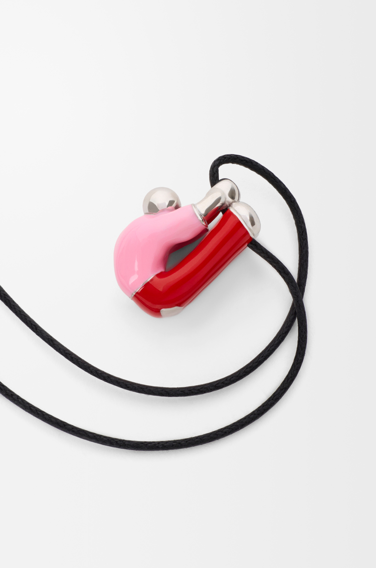 LOEWE ハンギング アクロバット ネックレス（スターリングシルバー&エナメル） シルバー/レッド