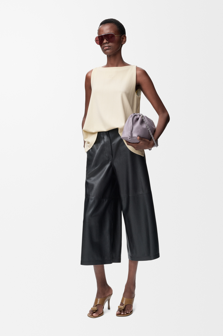 LOEWE Pantalón cropped en piel napa de cordero Negro