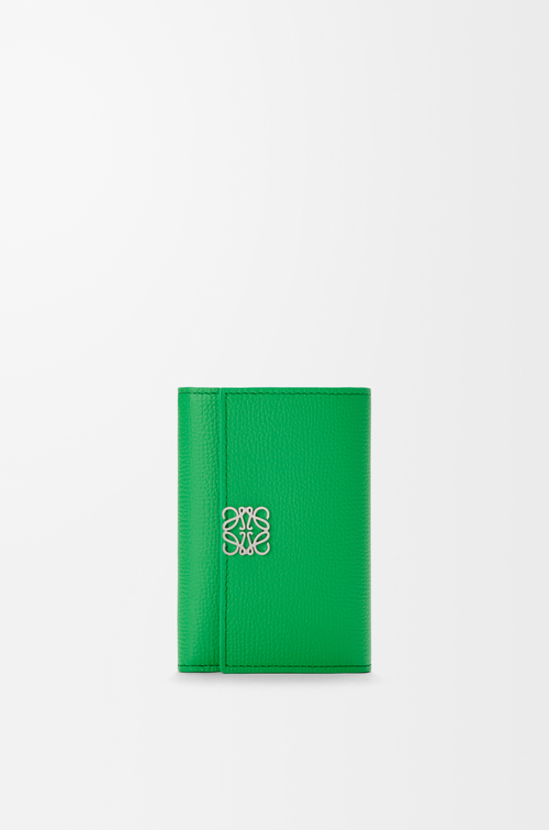 LOEWE Portafoglio piccolo Anagram verticale in pelle di vitello martellata Verde Trifoglio