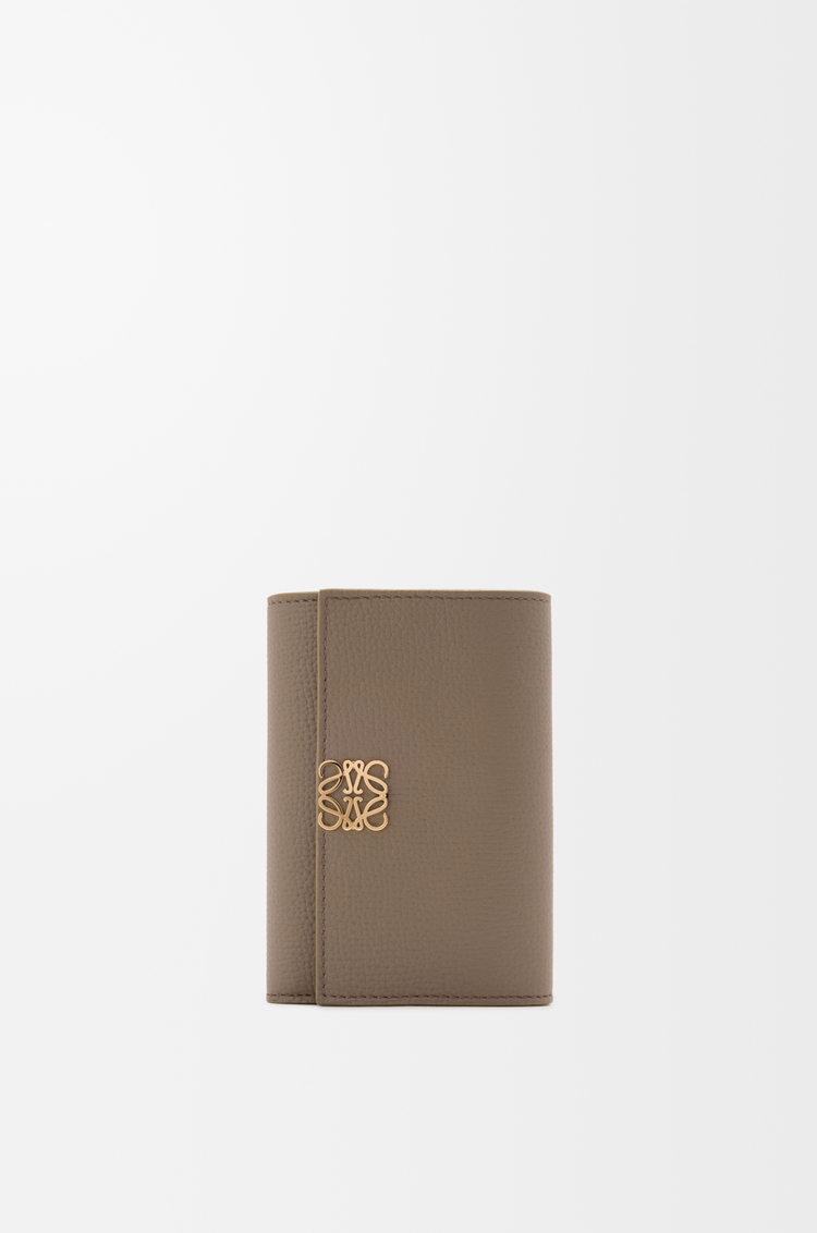 LOEWE Portafoglio piccolo Anagram verticale in pelle di vitello martellata Grigio Talpa
