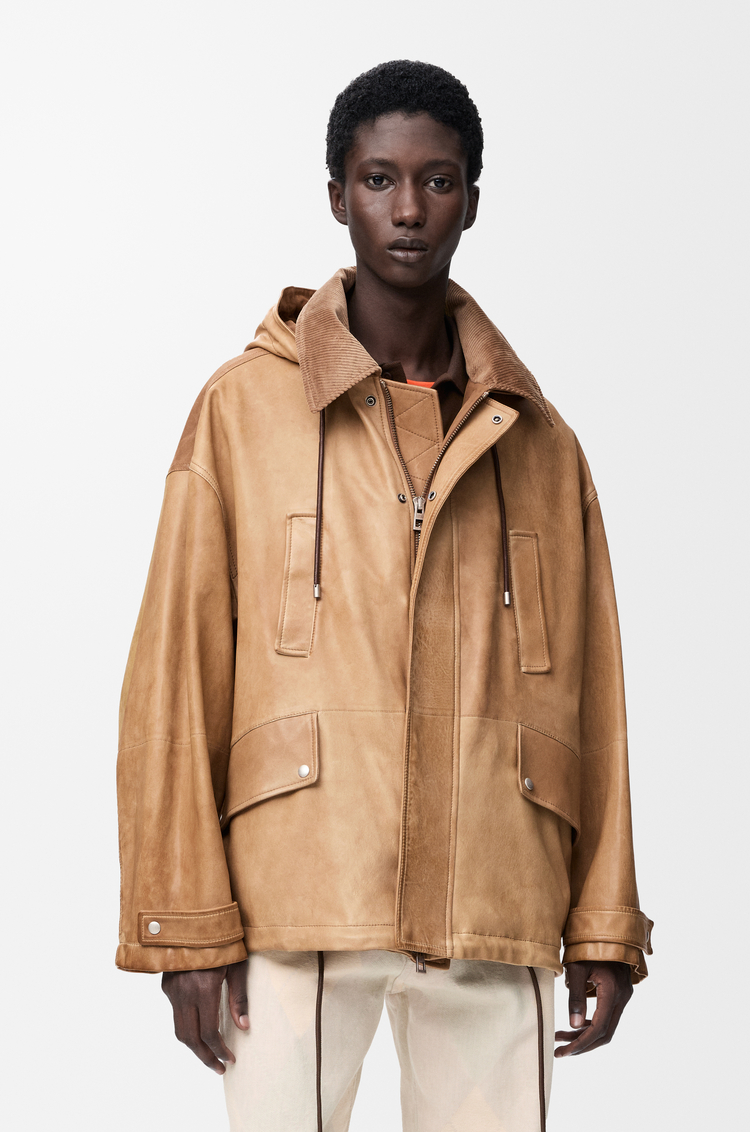 LOEWE Parka corta en piel napa de cordero y algodón Camel