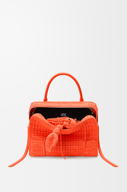 LOEWE Mittlere Amazona 180 Lazy Crab Tasche aus gehäkelter Raffia Leuchtendes Orange