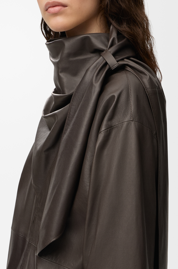 LOEWE Scarf Jacke aus Nappa-Kalbsleder Dunkelbraun