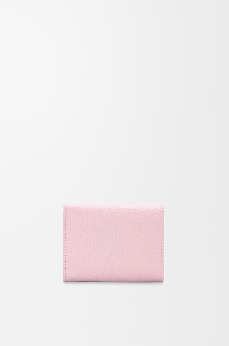 LOEWE Cartera con tres pliegues Anagram en piel de ternera graneada Rosado