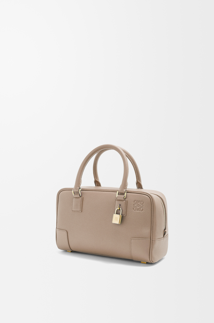 LOEWE Sac Amazona 23 en cuir de veau grainé souple Sable